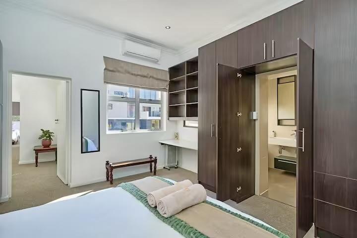 3 Bedroom Property for Sale in Green Point Western Cape